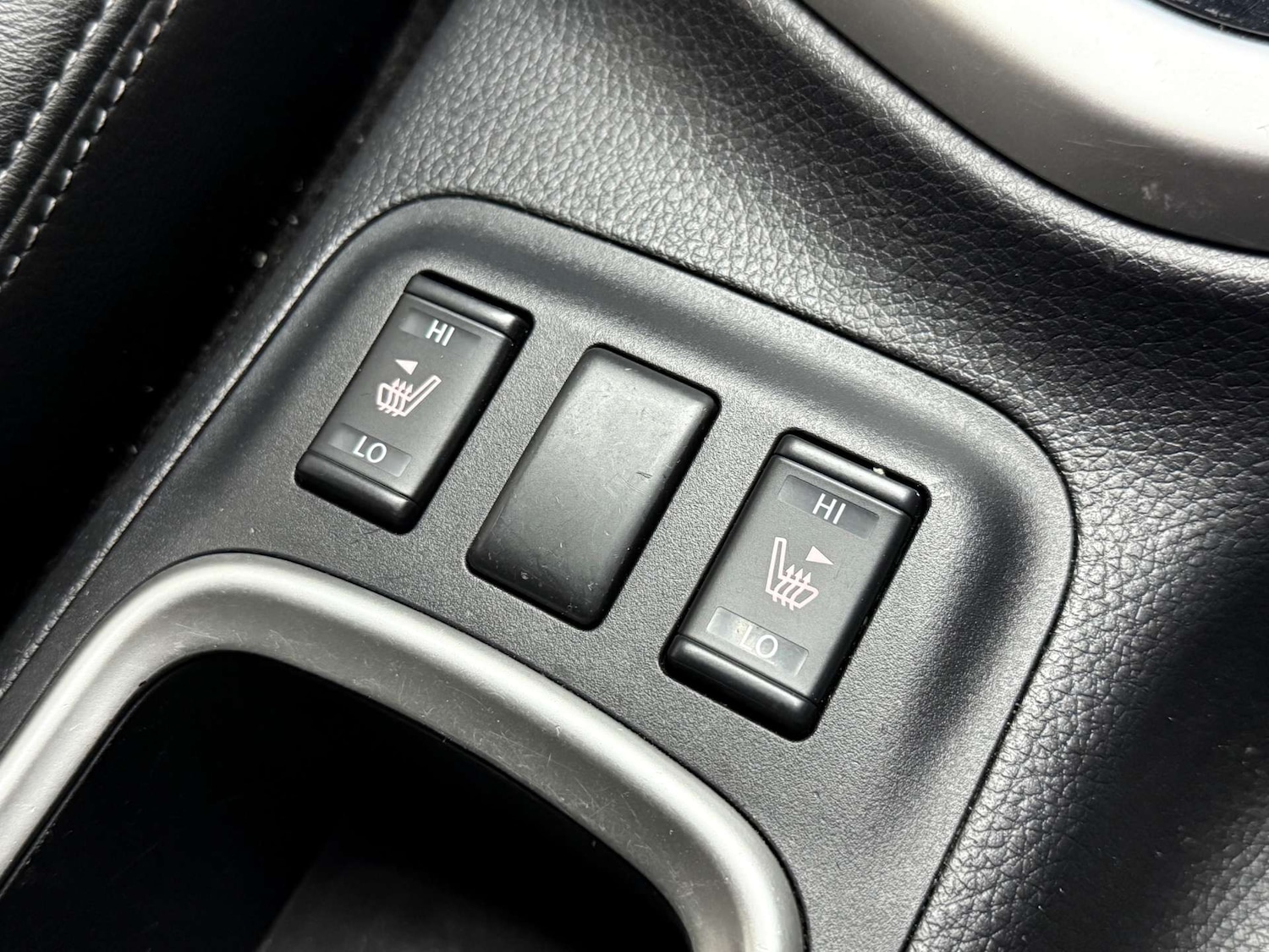 Used Nissan Navara 2020 for sale - 76694822: Photo 24