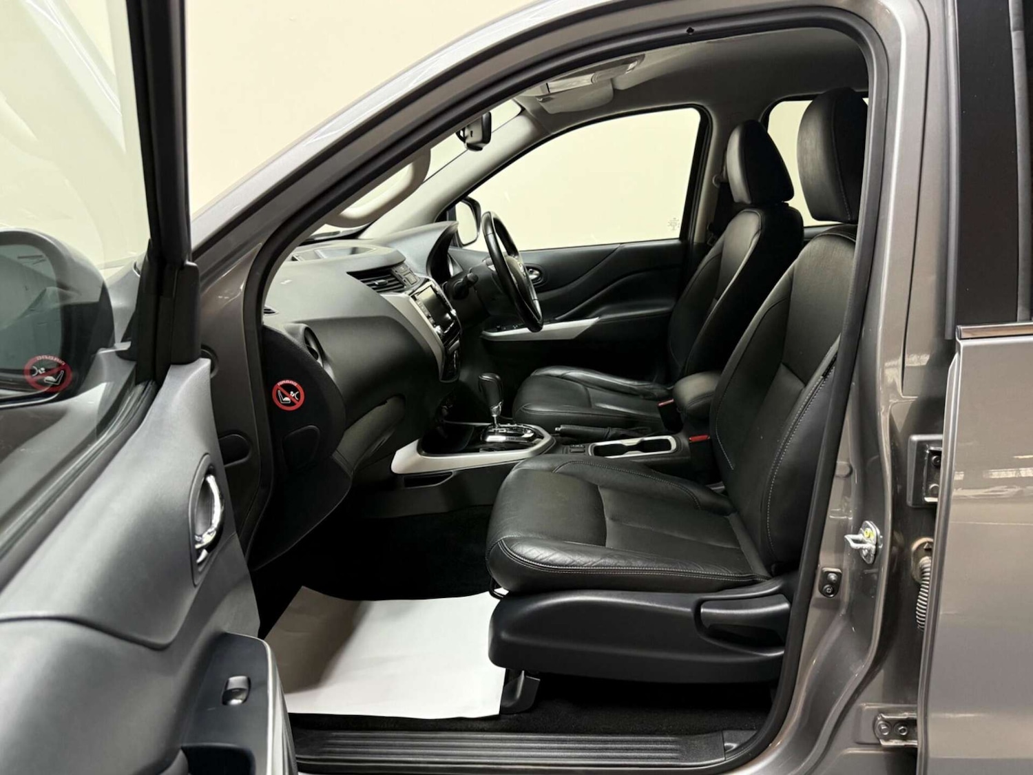 Used Nissan Navara 2020 for sale - 76363870: Photo 32