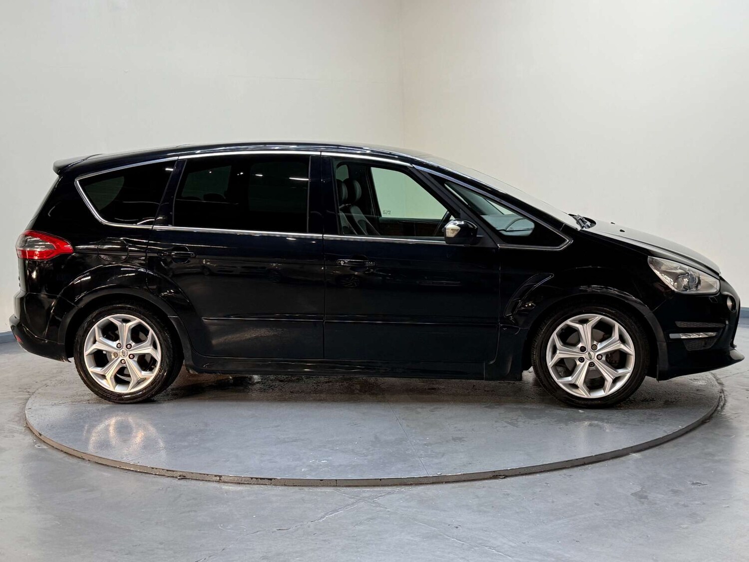 Used Ford S-Max 2010 for sale - 76601681: Photo 12