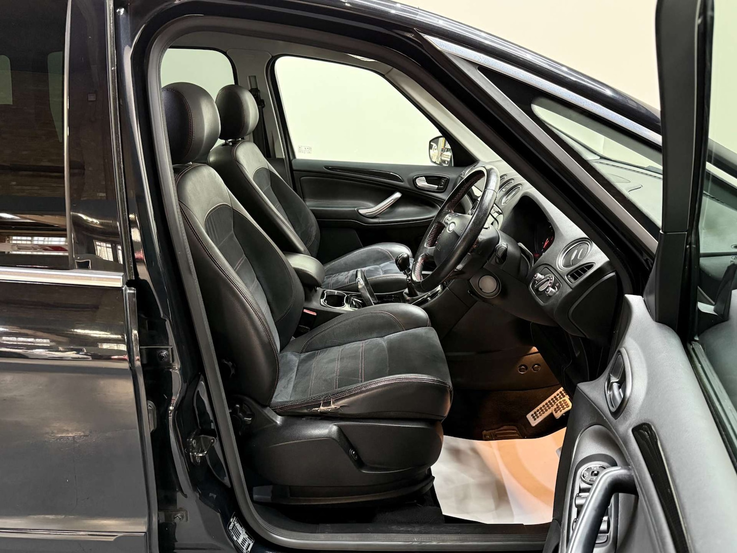 Used Ford S-Max 2010 for sale - 76601681: Photo 13