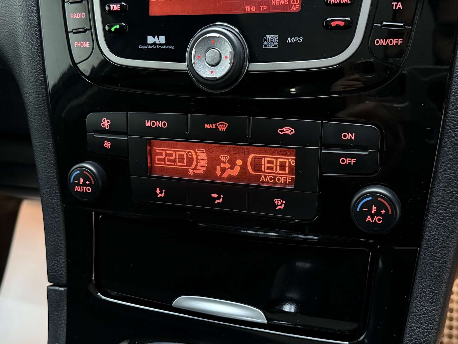 Used Ford S-Max 2010 for sale - 76601681: Photo 19