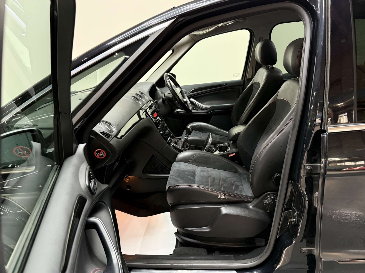 Used Ford S-Max 2010 for sale - 76601681: Photo 26