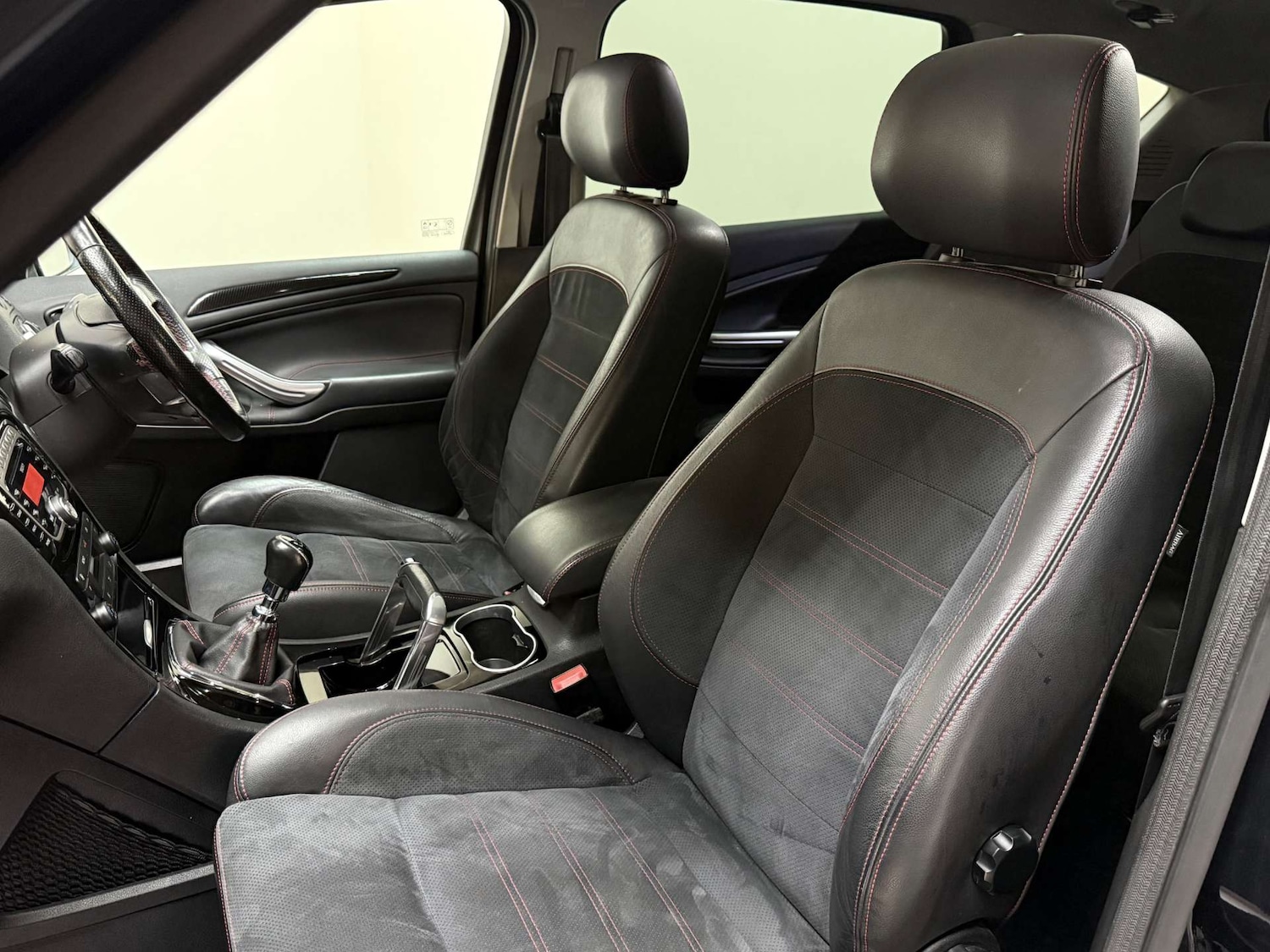 Used Ford S-Max 2010 for sale - 76601681: Photo 28