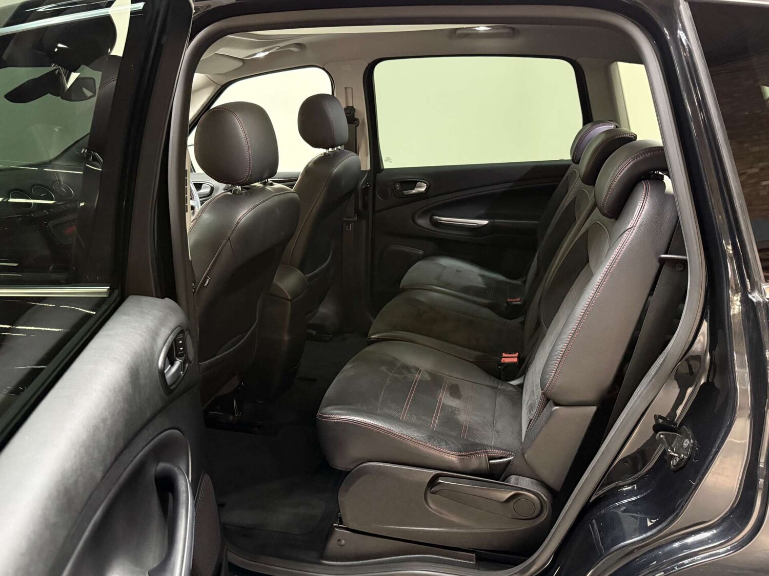 Used Ford S-Max 2010 for sale - 76601681: Photo 29