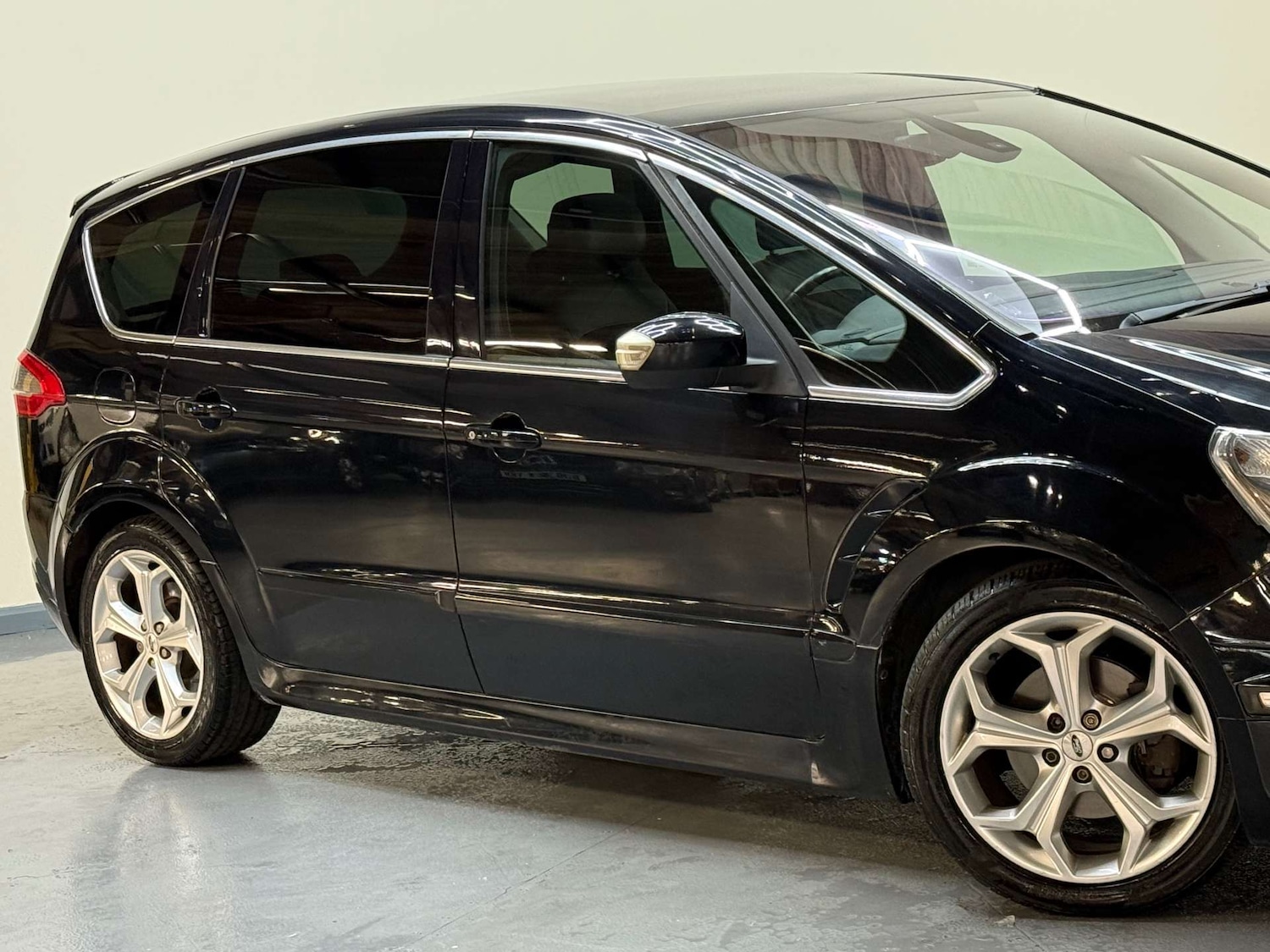 Used Ford S-Max 2010 for sale - 76601681: Photo 41