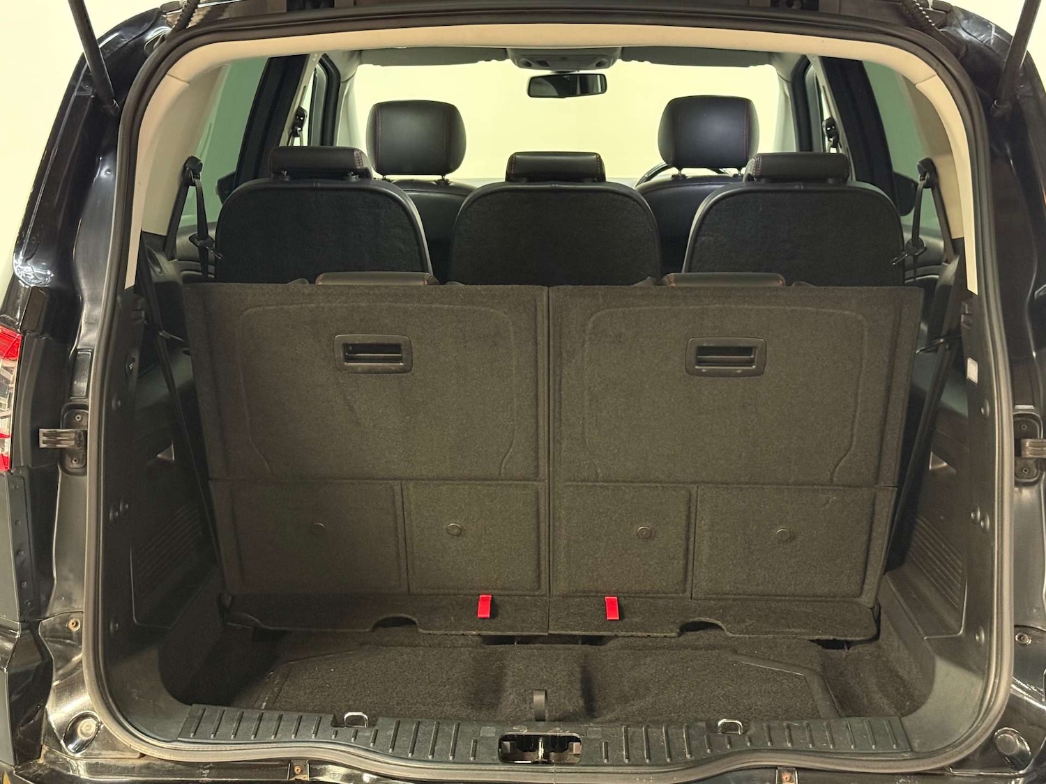 Used Ford S-Max 2010 for sale - 76601681: Photo 9