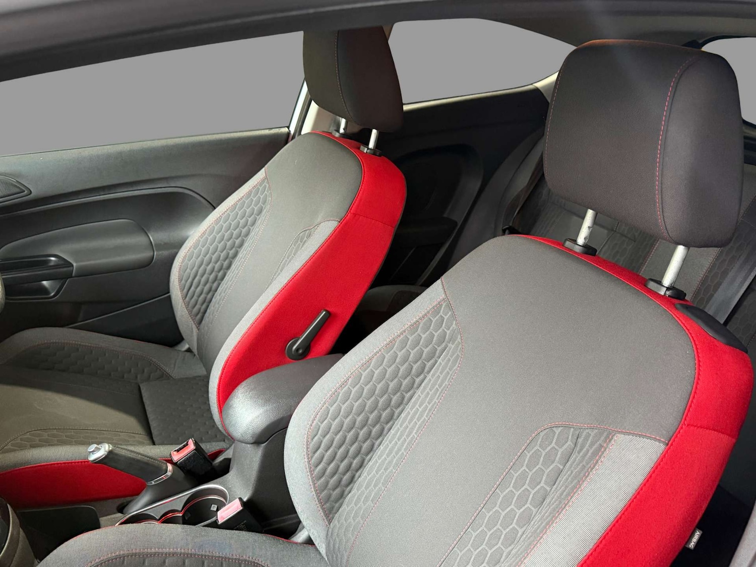 Used Ford Fiesta 2015 for sale - 77221005: Photo 5