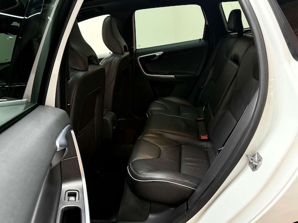 Used Volvo XC60 2014 for sale - 76235422: Photo 32
