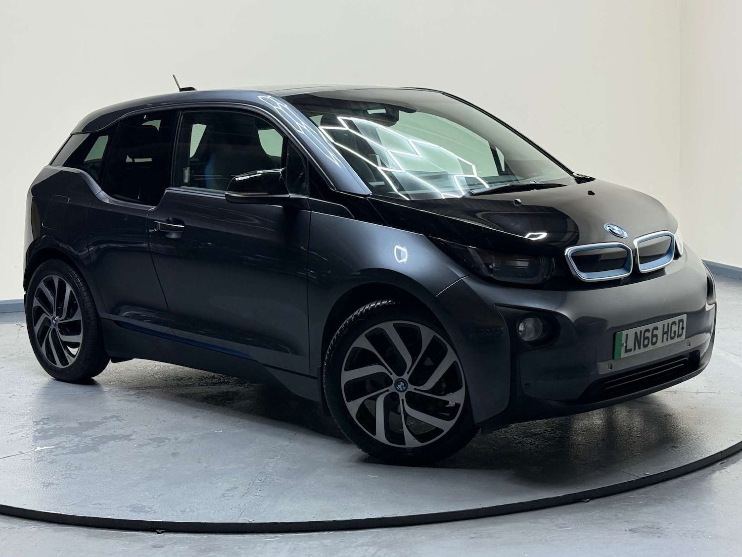 Used BMW i3 2016 for sale - 76830109: Photo 1
