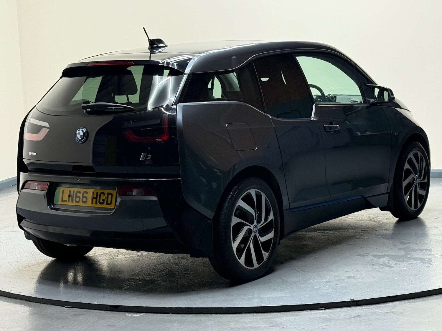 Used BMW i3 2016 for sale - 76830109: Photo 40