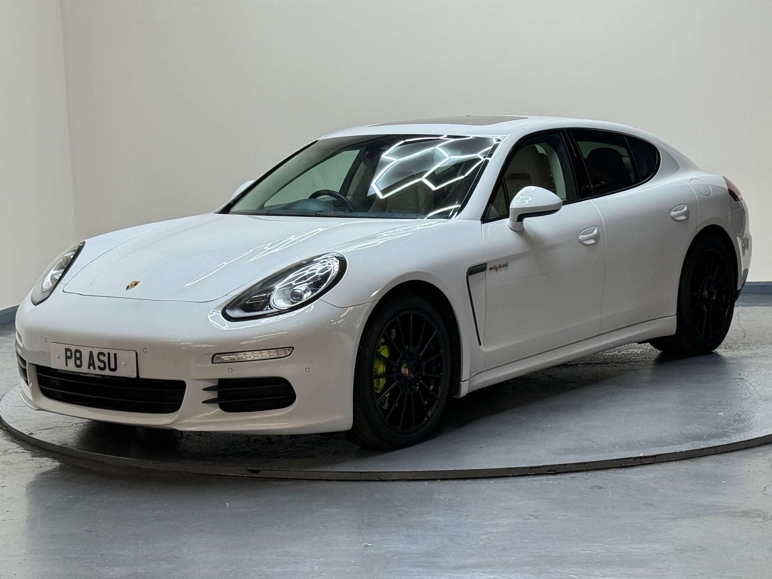 Used Porsche Panamera 2014 for sale - 76478913: Photo 2