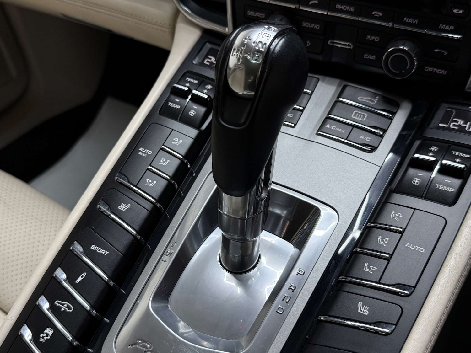 Used Porsche Panamera 2014 for sale - 76478913: Photo 27