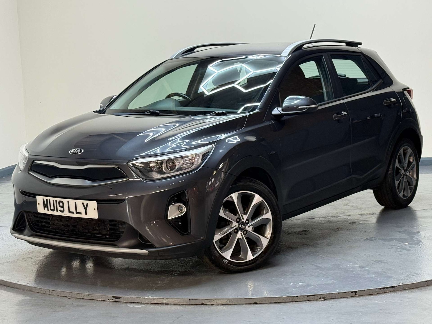 Used Kia Stonic 2019 for sale - 76601068: Photo 2