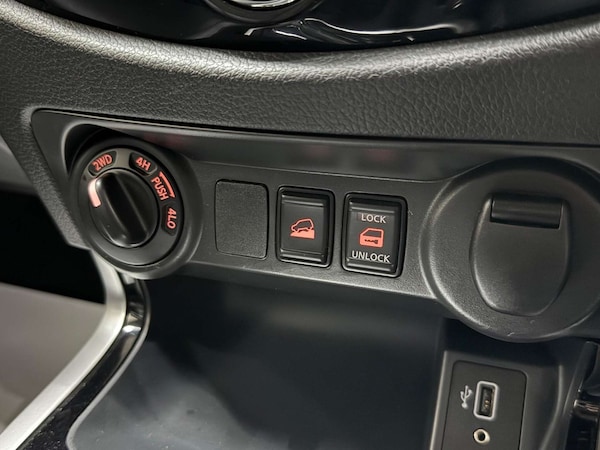 Used Nissan Navara 2020 for sale - 76181020: Photo 59