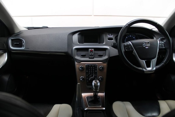 Used Volvo V40 Cross Country 2013 for sale - 75433447: Photo 33