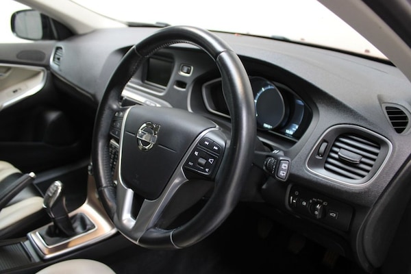 Used Volvo V40 Cross Country 2013 for sale - 75433447: Photo 35