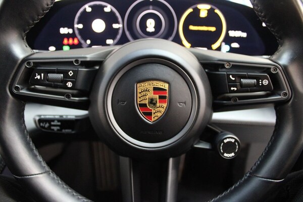 Used Porsche Taycan 2020 for sale - 65533037: Photo 44