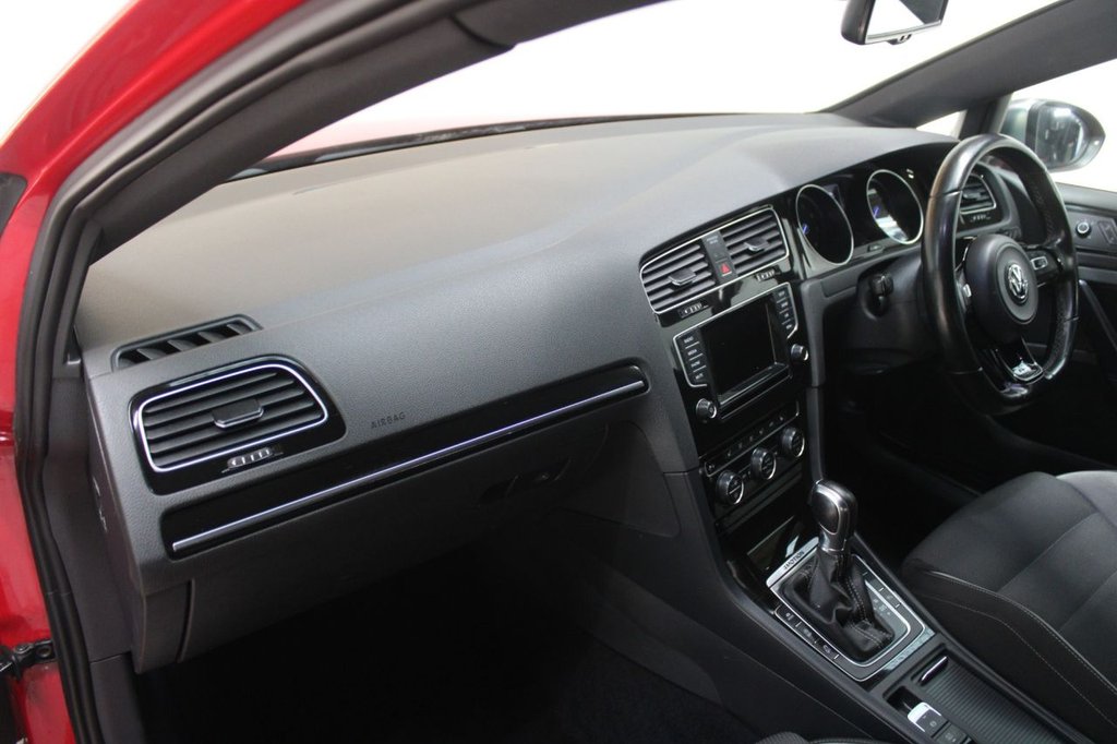 Used Volkswagen Golf 2015 for sale - 77110953: Photo 33