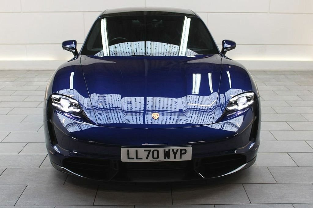 Used Porsche Taycan 2020 for sale - 76642379: Photo 2