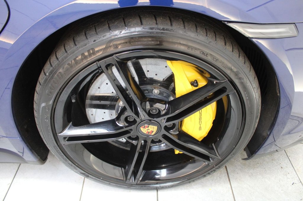Used Porsche Taycan 2020 for sale - 76642379: Photo 31