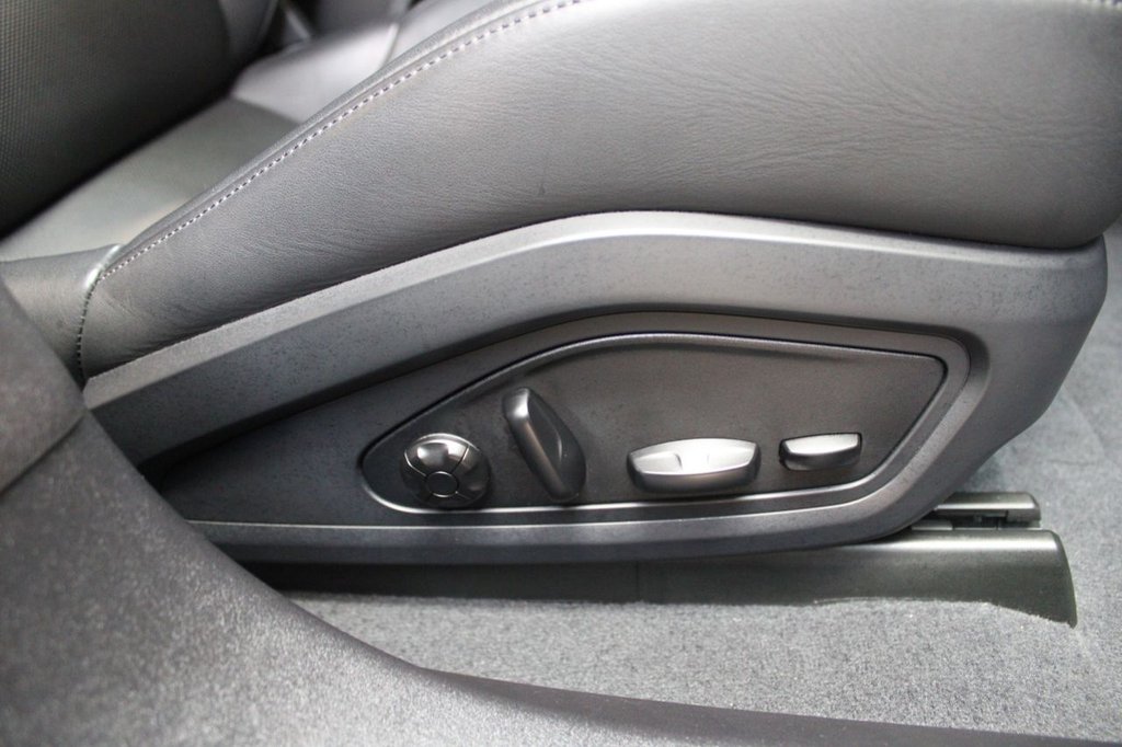 Used Porsche Taycan 2020 for sale - 76642379: Photo 46