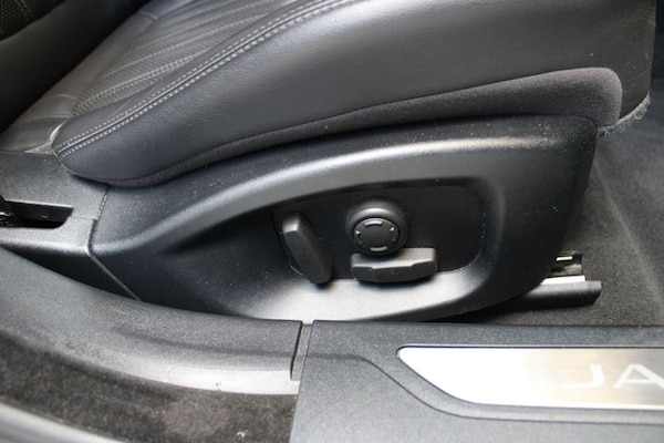 Used Jaguar XF 2016 for sale - 75275414: Photo 41