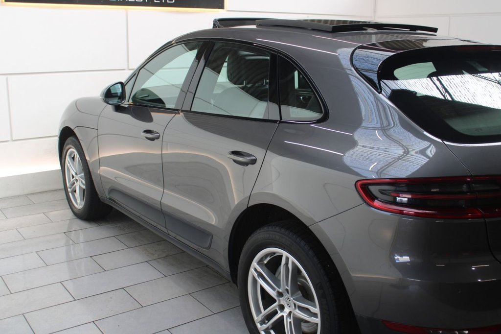 Used Porsche Macan 2015 for sale - 77905478: Photo 12