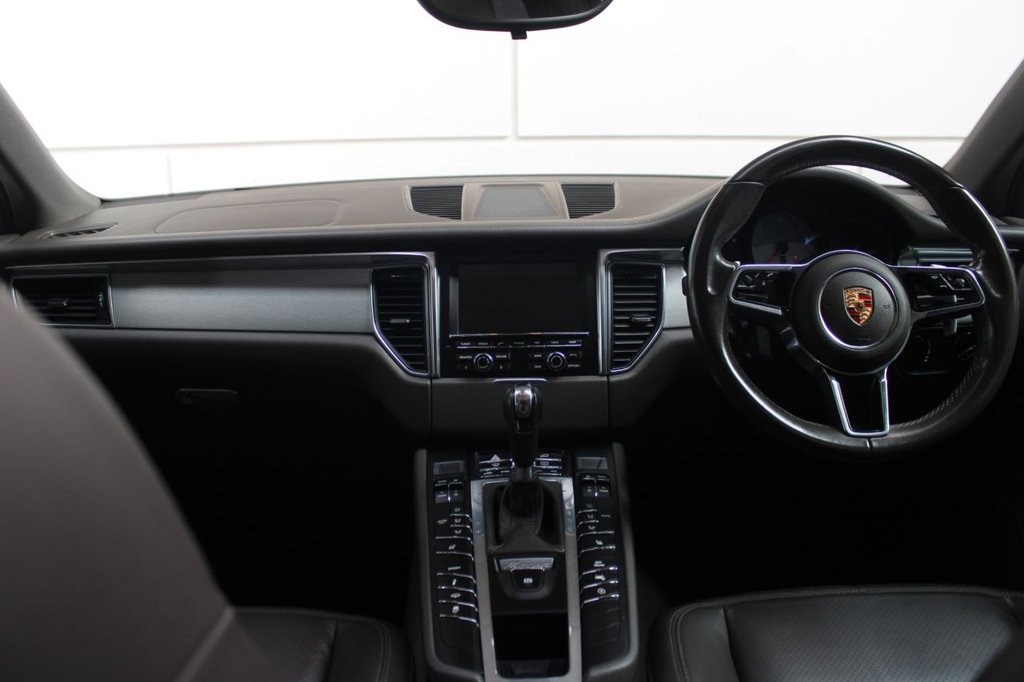 Used Porsche Macan 2015 for sale - 77905478: Photo 39