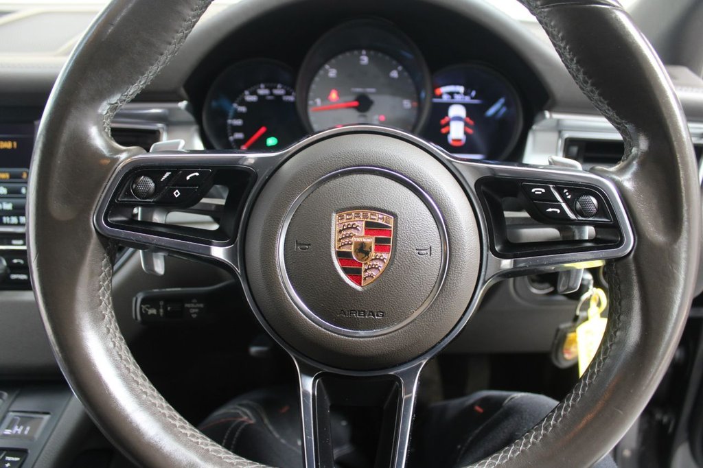 Used Porsche Macan 2015 for sale - 77905478: Photo 42