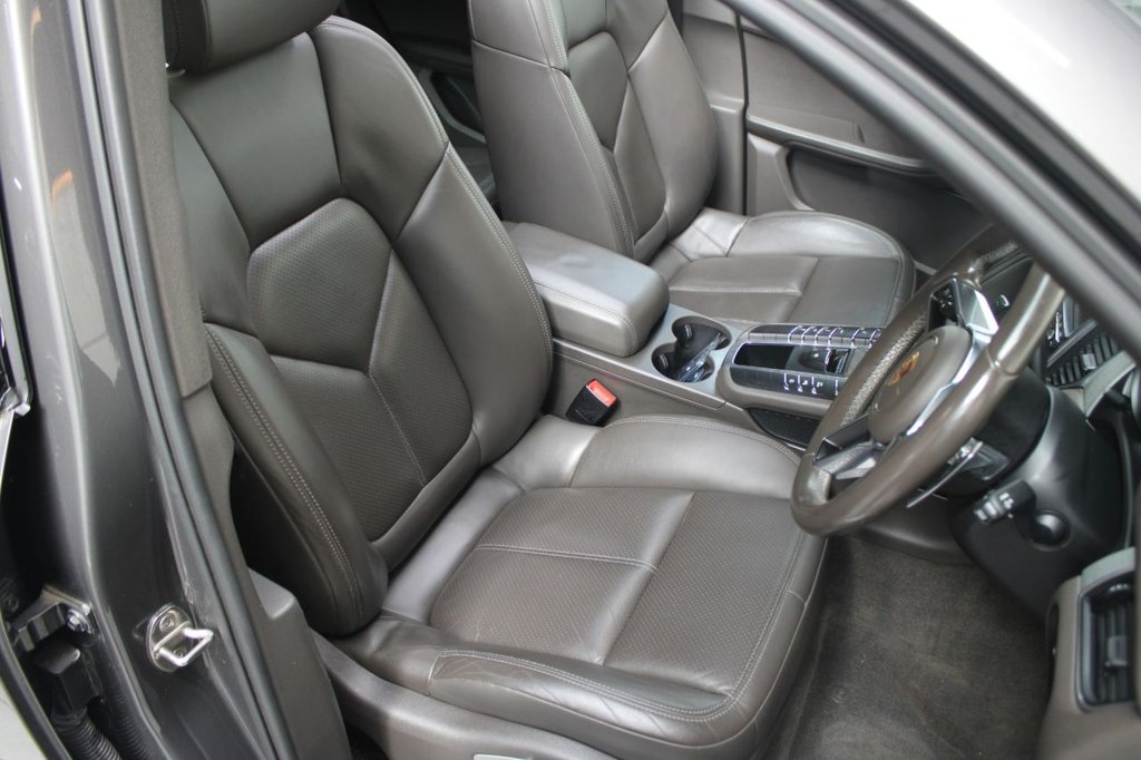 Used Porsche Macan 2015 for sale - 77905478: Photo 43