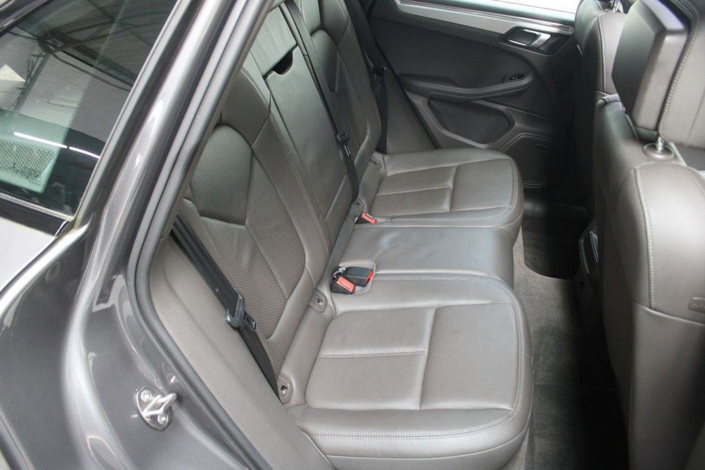 Used Porsche Macan 2015 for sale - 77905478: Photo 45