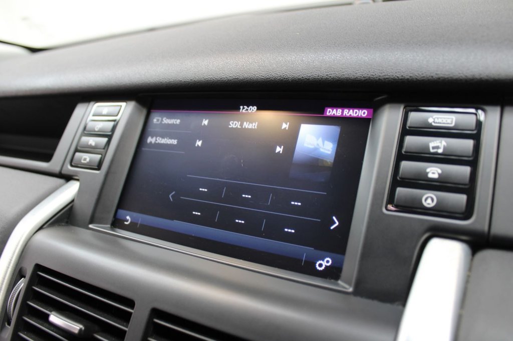 Used Land Rover Discovery Sport 2018 for sale - 76279699: Photo 32