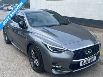 Infiniti - Q30