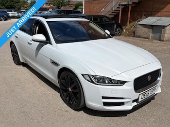 Used Jaguar XE 2015 for sale - 79550966: Photo