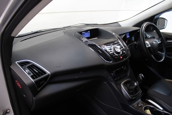 Used Ford Kuga 2015 for sale - 74649549: Photo 31