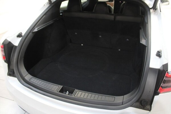 Used Tesla Model S 2018 for sale - 64798440: Photo 17