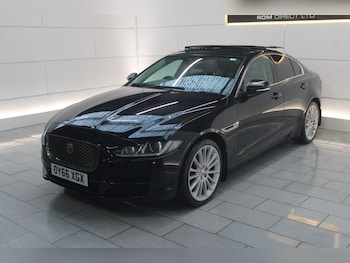 Used Jaguar XE 2016 for sale - 77313146: Photo