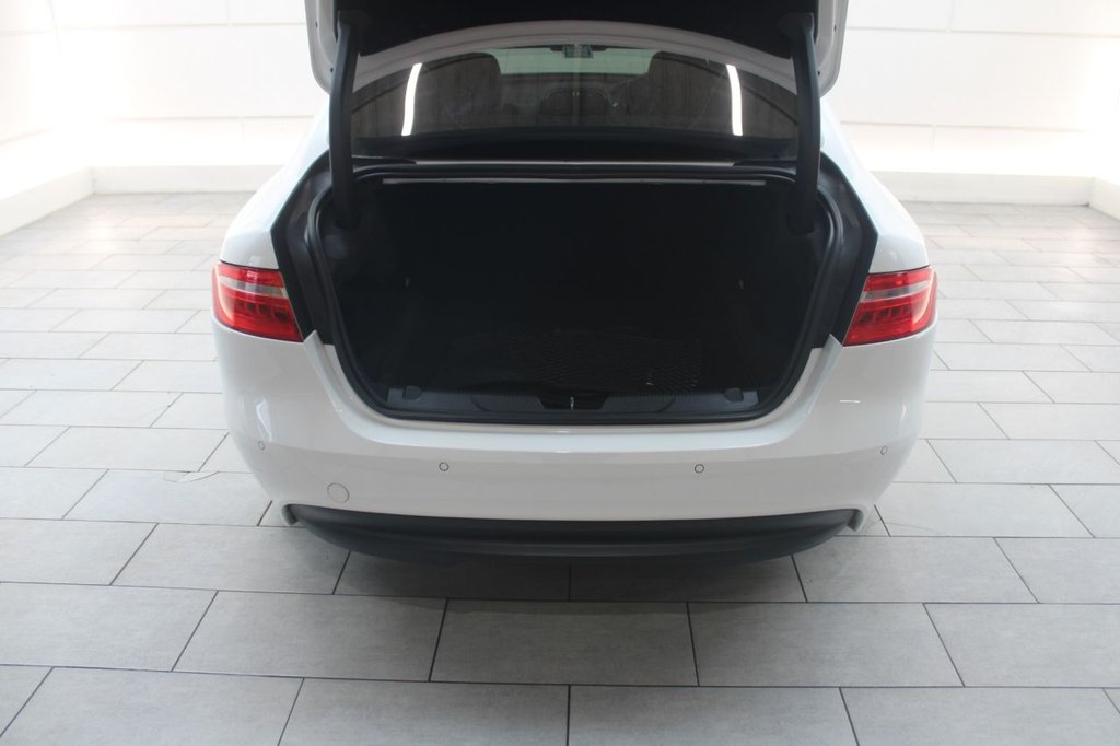 Used Jaguar XE 2016 for sale - 77681061: Photo 16