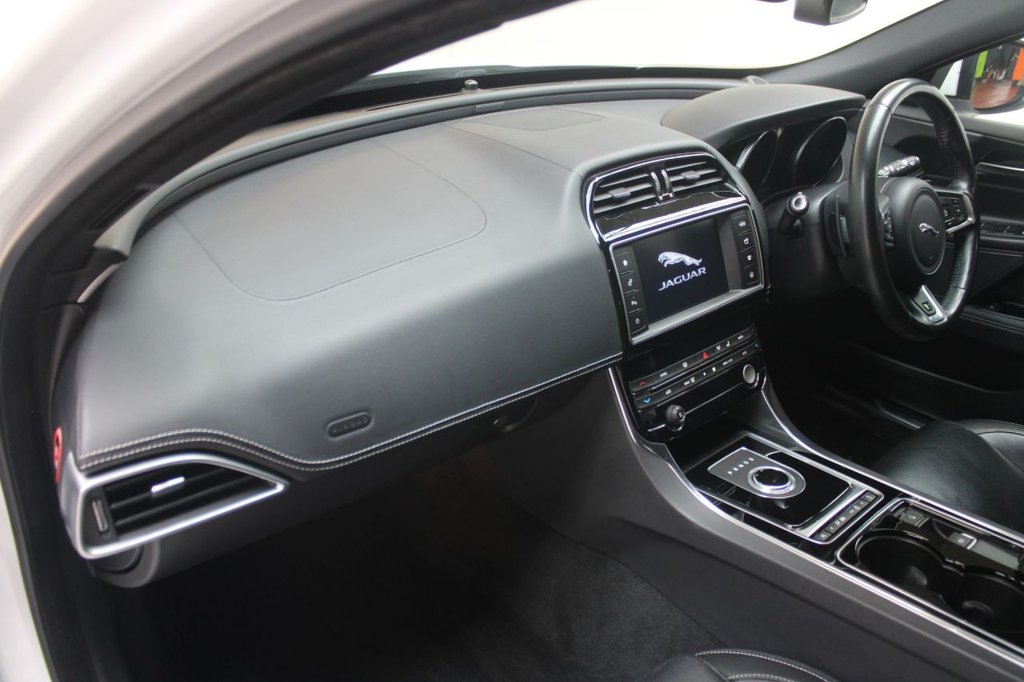 Used Jaguar XE 2016 for sale - 77681061: Photo 33