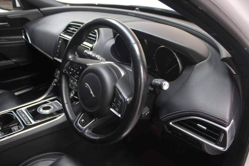 Used Jaguar XE 2016 for sale - 77681061: Photo 36