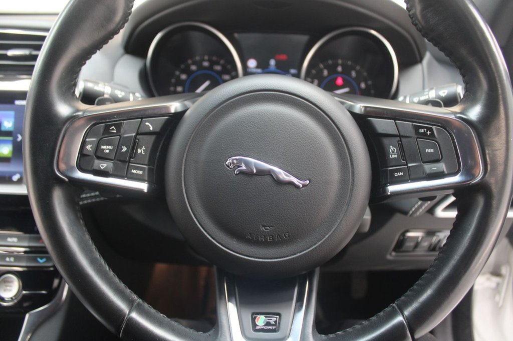 Used Jaguar XE 2016 for sale - 77681061: Photo 37