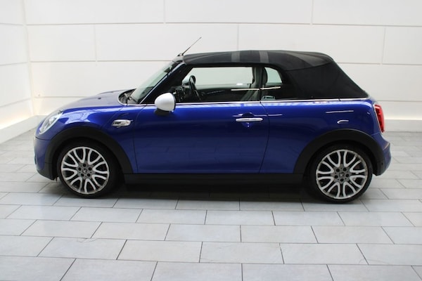 Used MINI Convertible 2018 for sale - 73990522: Photo 12