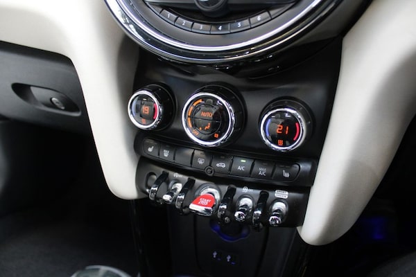 Used MINI Convertible 2018 for sale - 73990522: Photo 38