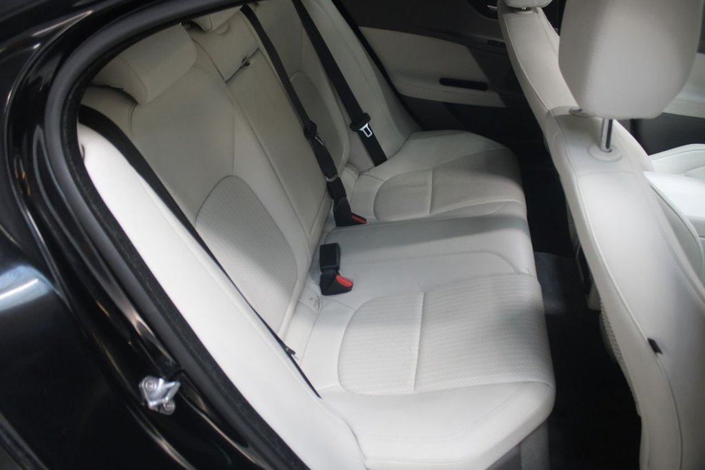 Used Jaguar XE 2016 for sale - 76617644: Photo 40