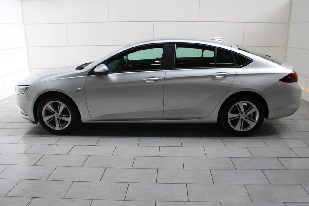 Used Vauxhall Insignia 2017 for sale - 77355898: Photo 8