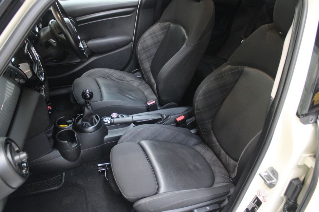 Used MINI Hatch 2018 for sale - 78074147: Photo 41