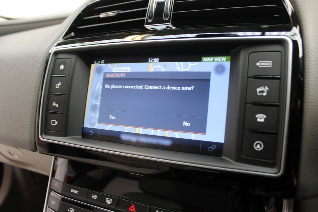 Used Jaguar XE 2015 for sale - 76147648: Photo 32