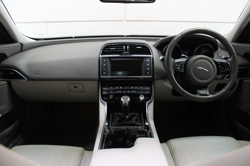 Used Jaguar XE 2015 for sale - 76147648: Photo 36