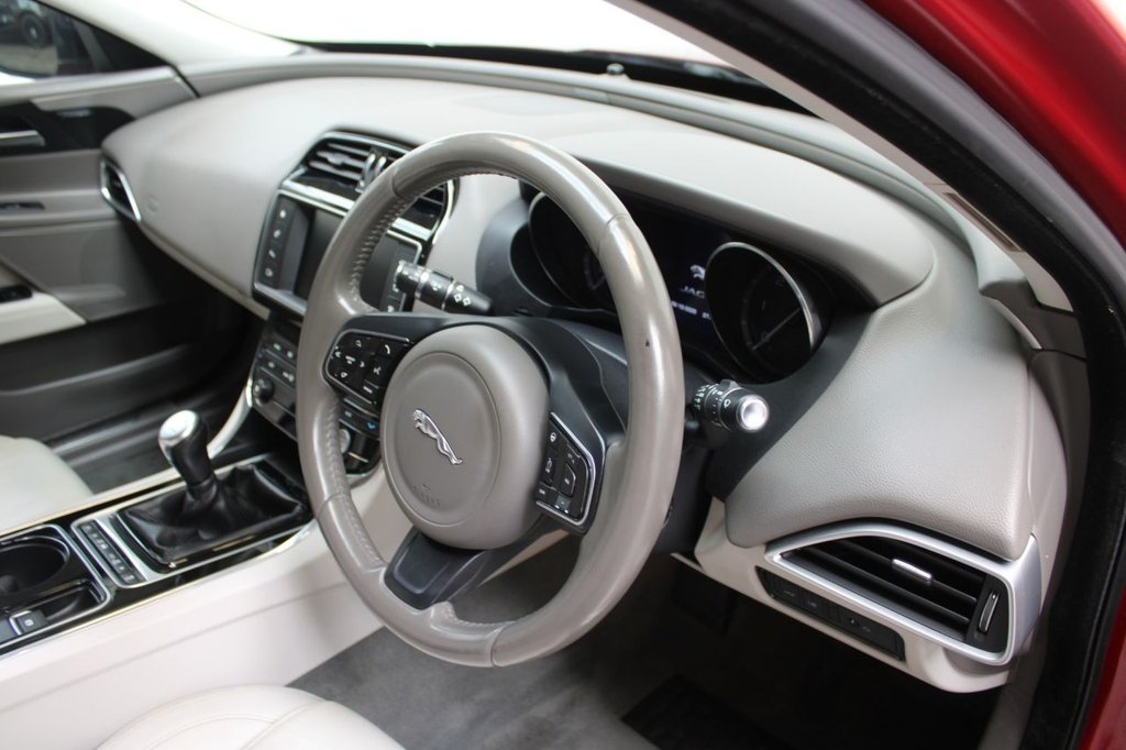 Used Jaguar XE 2015 for sale - 76147648: Photo 37