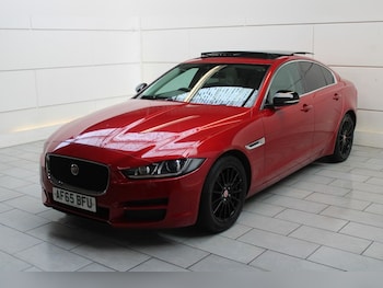 Used Jaguar XE 2015 for sale - 76147648: Photo 3